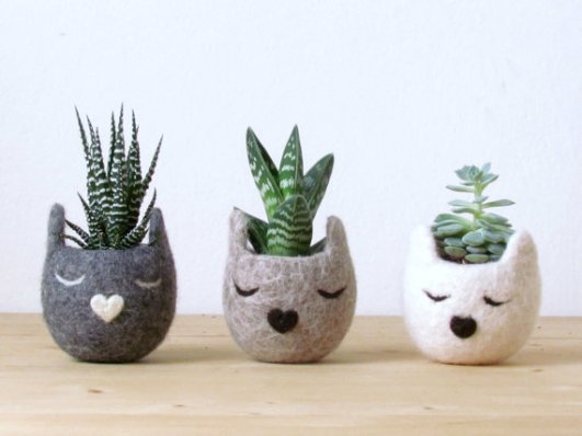 Buy it, Give it, Christmas, Christmas gift list, Cat themed gifts, unique gifts for cat lovers, Cat themed Christmas gifts, holiday gift ideas for cat lover, Planters, Cat head planters, Etsy, gifts for the home, shopping for a cause, fun ideas for cat lovers